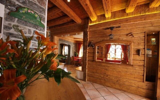 Albergo Centrale Forni