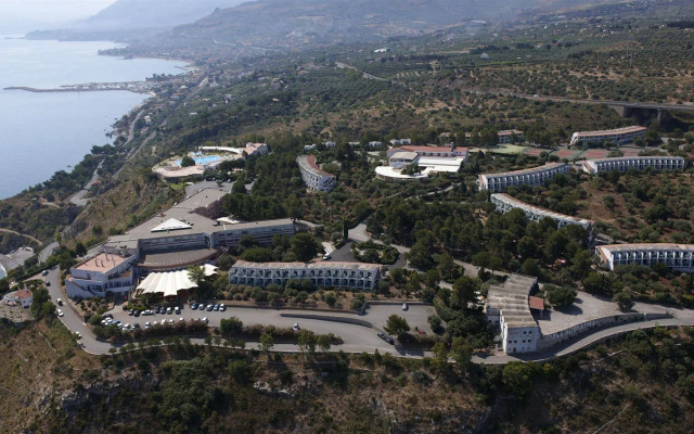 Hotel & Villaggio Torre Normanna