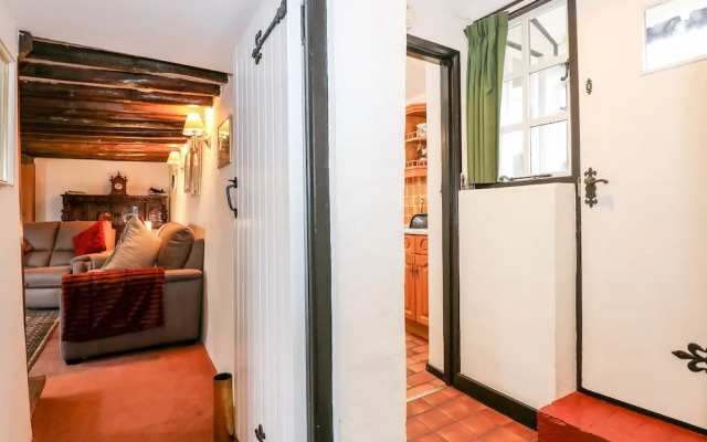 Hollyhedge Cottage