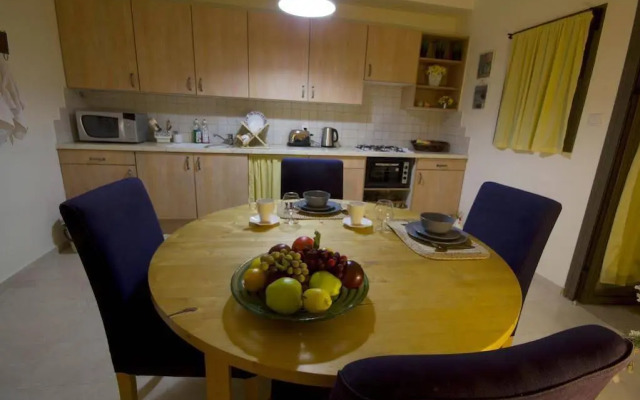 Tel Aviv Towers Apartment