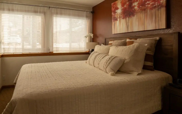 Alpenglow Three Bedroom Two Bath XL A16