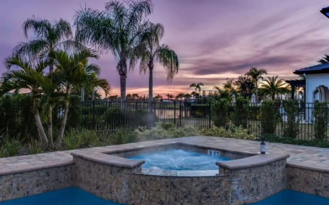 7 Bdrmstheatergamermpoolmansion