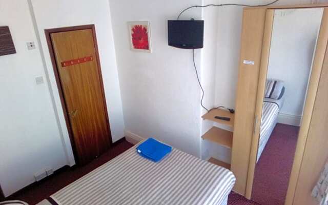 MyRoomz Golden Strand Hotel