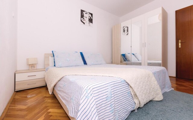 Nice Home in Podstrana With Wifi and 2 Bedrooms