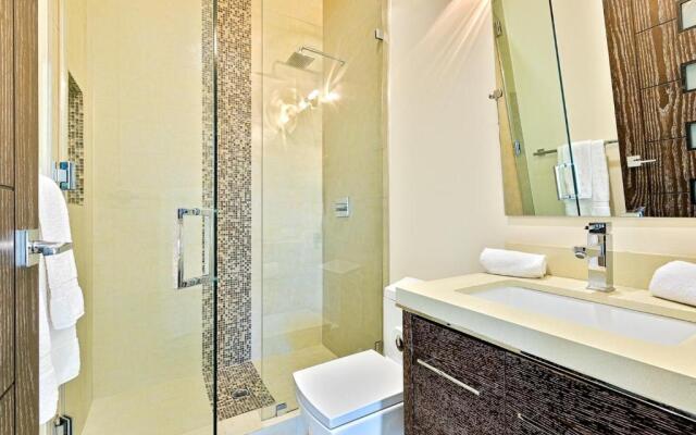 Hollywood Estate With Stunning Views