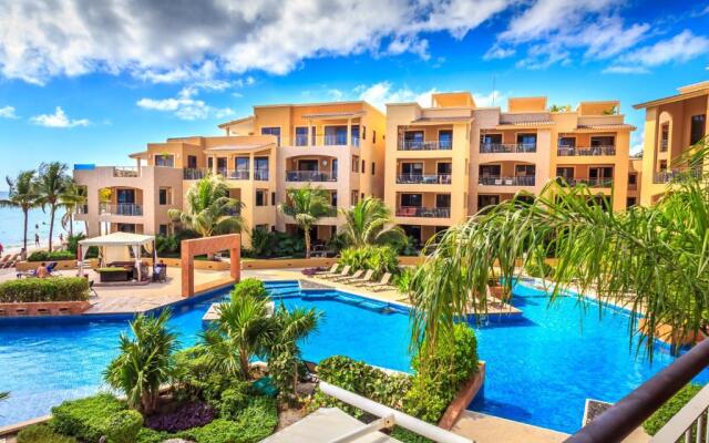 El Faro Oceanfront Apartments