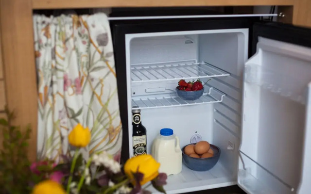 Luxury Shepherd's Hut Style Cabin With Views