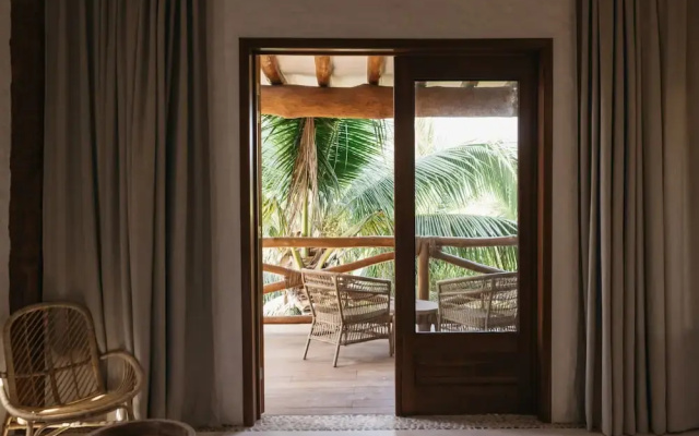 Casa Las Tortugas Petit Beach Hotel & Spa