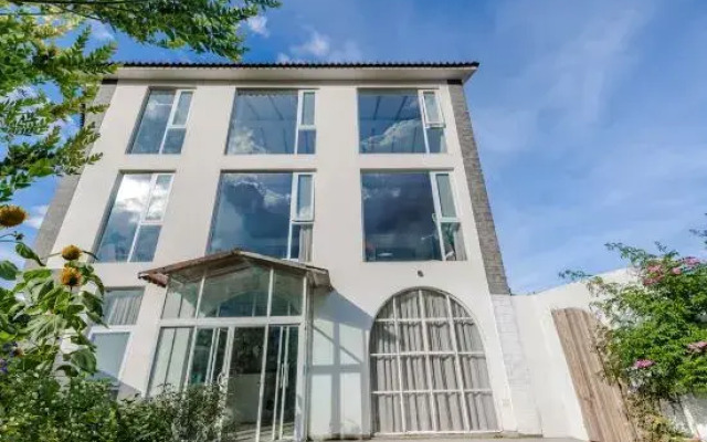 THEPLANTS Aesthetics Homestay.