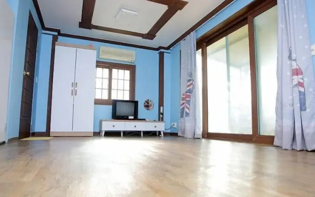 Bandi Hwangto Pension