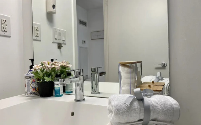 Toronto Escape - The Jasper Suite