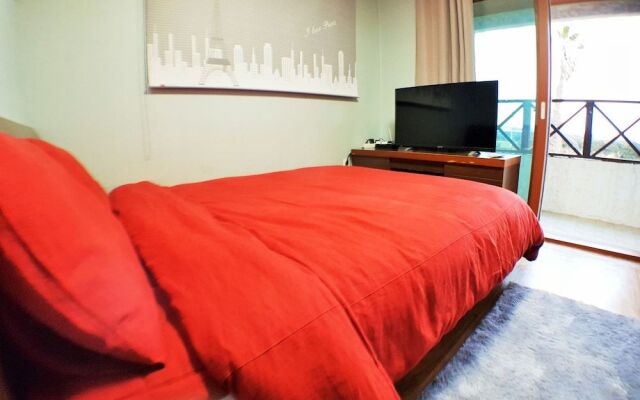 Memoria Pool Villa Family Pension