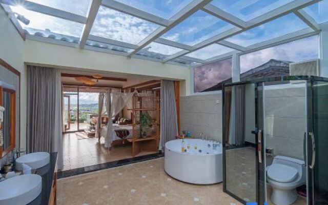 Lanyue Li·Linggan Senyang Natural Ore Hot Spring Resort 360° View Beautiful Stay (Heshun Branch)