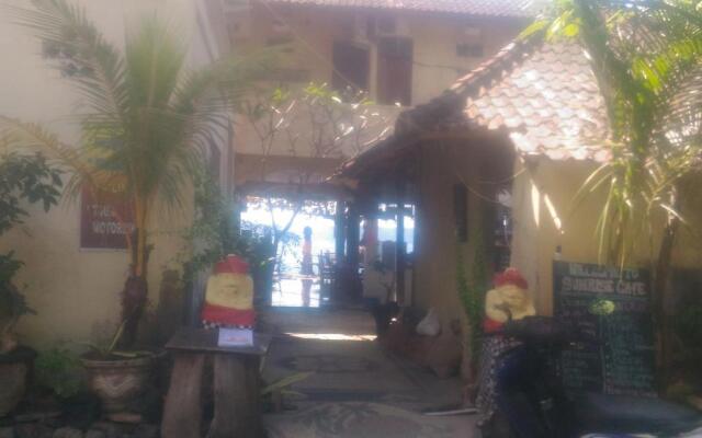 Sunrise Cafe Bungalows