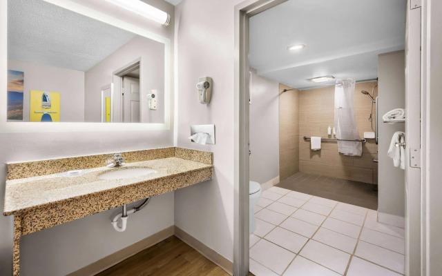 Days Inn by Wyndham Raleigh Midtown