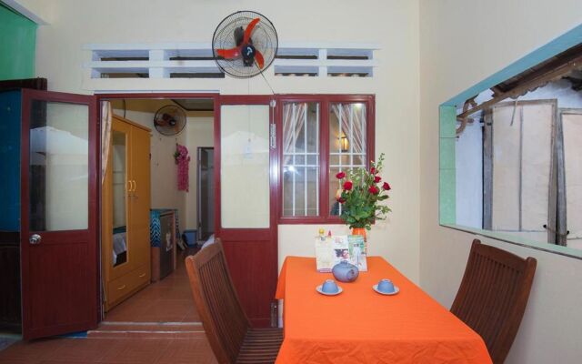 Bougain Villeas Homestay