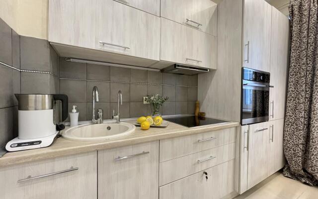 Сутки как дома на улице Сакко и Ванцетти 77