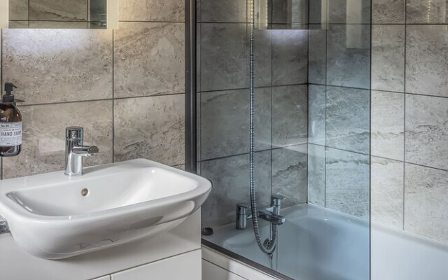 Modern 3-bed House on Tarporley High Street