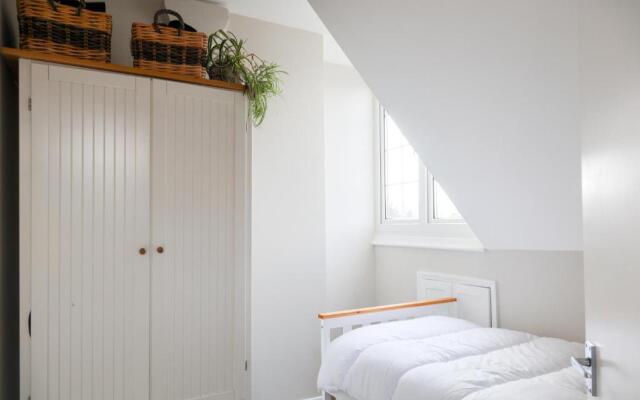 St Owen's Terrace by RentMyHouse