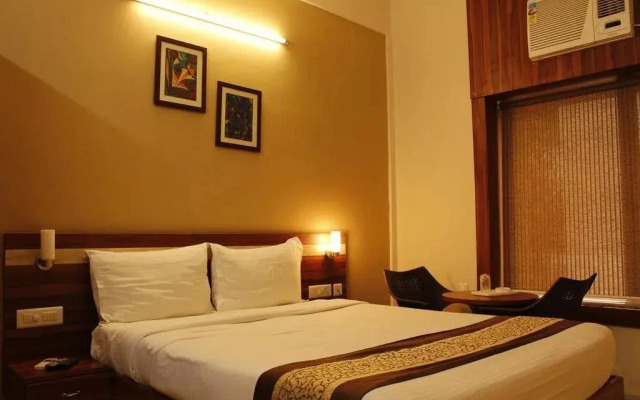 OYO Premium Old Station Road Bhubaneswar 4