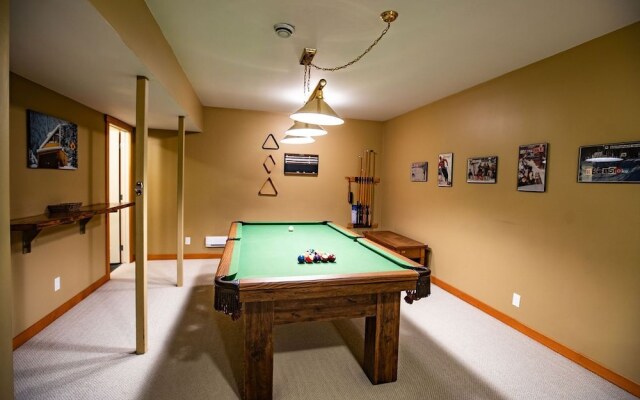 Stoke Cabin by Revelstoke Vacations
