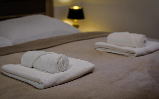 Four Seasons Apartment - FREE PARKING