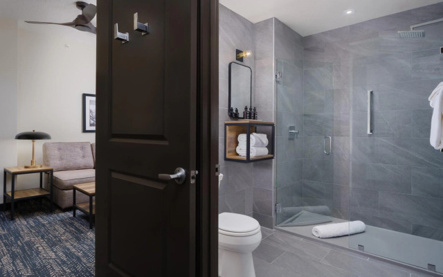 The Rockwell Inn (formerly the Lexington at Jackson Hole Hotel & Suites)