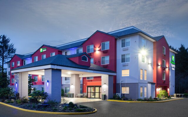 Holiday Inn Express & Suites Lincoln City, an IHG Hotel