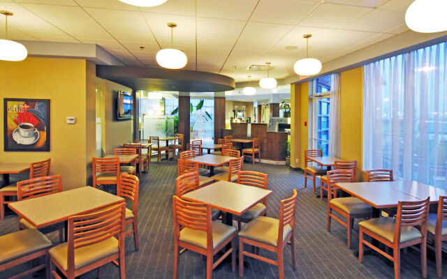 Holiday Inn Express Quebec City - Sainte Foy by IHG