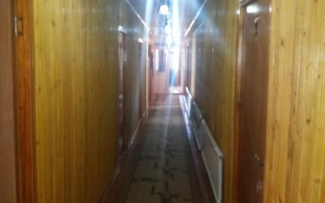 Asfandiar Hotel