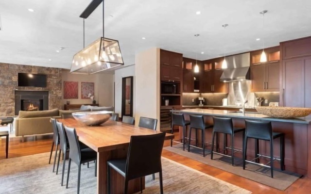 4 Bedroom + Den Luxury Residence at Solaris Residences