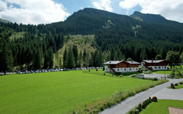 Apartment in Saalbach-hinterglemm With Sauna