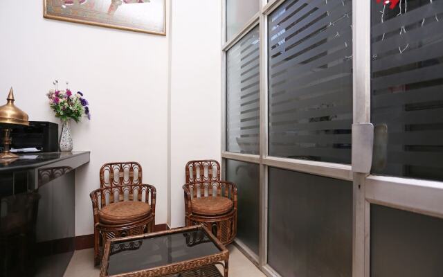 OYO 9637 Hotel Upasana Palace 2