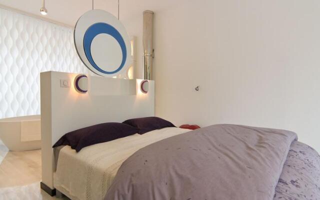 Studios Paris Bed  Breakfast  Le Jardin de Montmartre