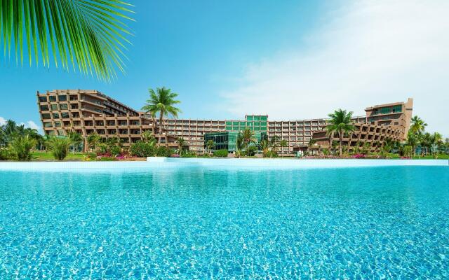 Noah's Ark Deluxe Hotel & Spa