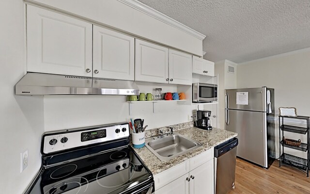 A348hhbt 1 Bedroom Condo