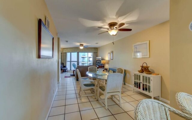 Two Bedroom two and Half Bath Condo Walking Distance to The Hangout