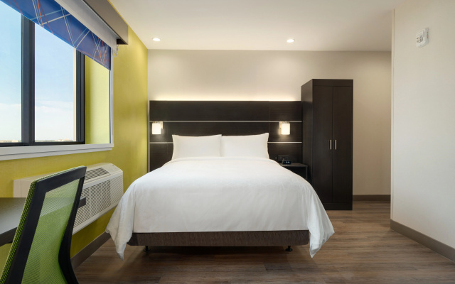Holiday Inn Express Jamaica - JFK AirTrain - NYC by IHG
