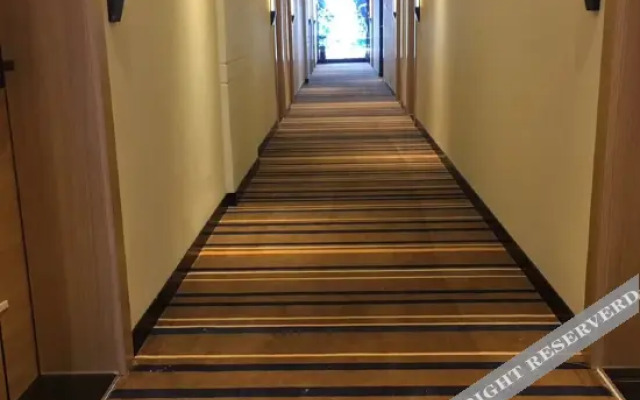 Mengzi 258 City Hotel