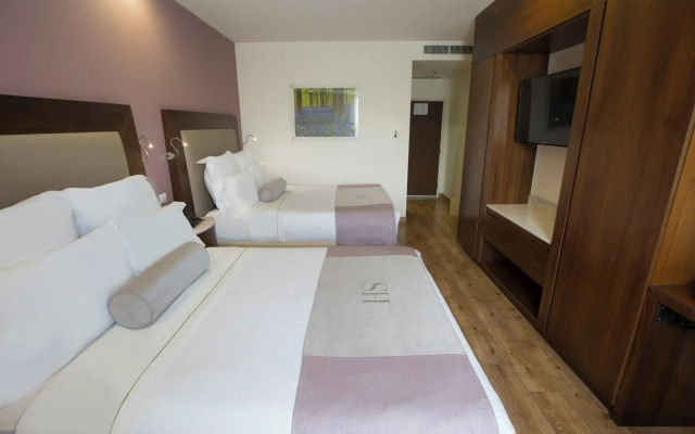 HS HOTSSON Hotel Querétaro