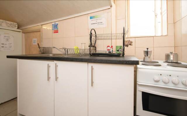 Central Hotel - Hostel