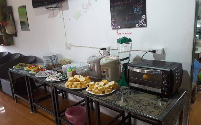 Army Backpackers Hostel