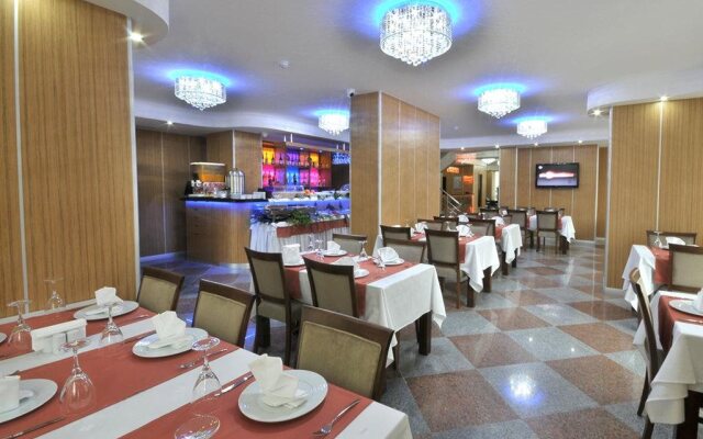 Rhiss Hotel Bostanci