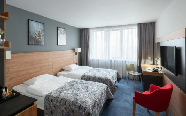 Favor Park Hotel