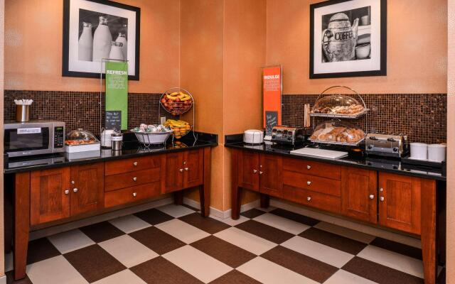 Hampton Inn & Suites Plymouth