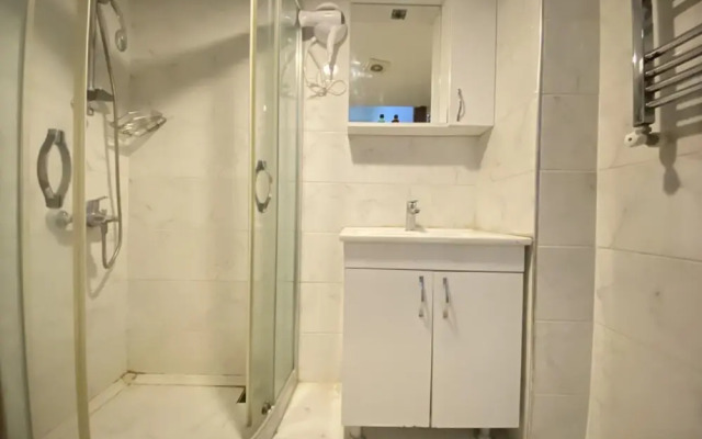 Central and Cozy Studio Flat Near Istiklal Street