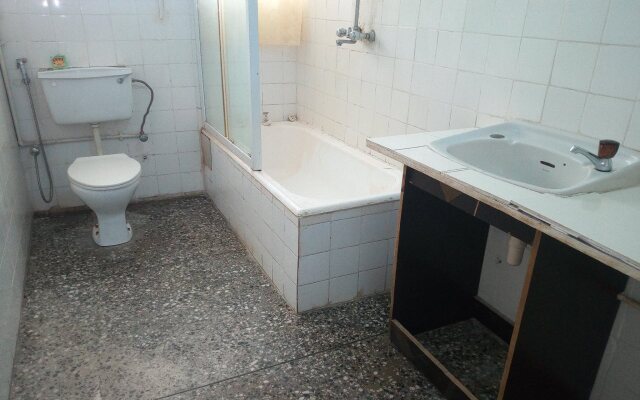 Red Clover Hotel