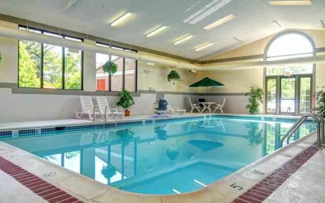 Comfort Suites University