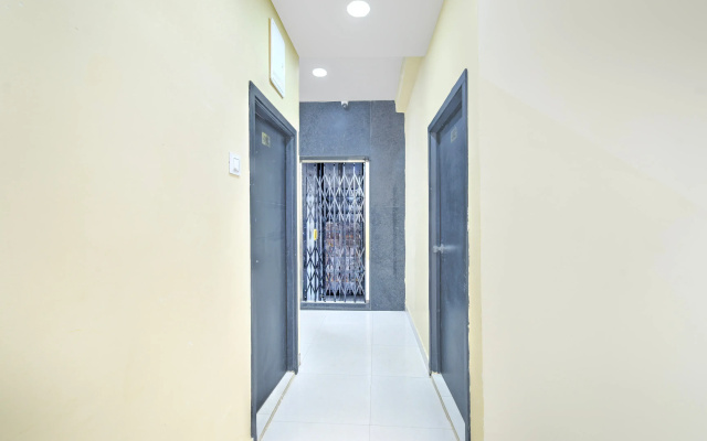 Hotel O by OYO HOLIDAY STAR IN Nampally Railway Station