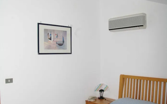 Spacious Apartment for 4 People in Residence